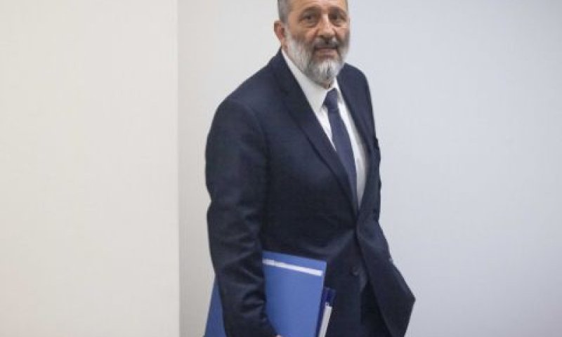 דרעי. דגל אדום [צילום: יונתן זינדל/פלאש 90]