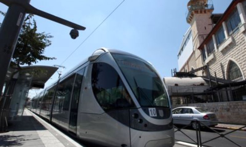 הרכבת הקלה. הנהגים משביתים את פעולתה [צילום: פלאש 90]