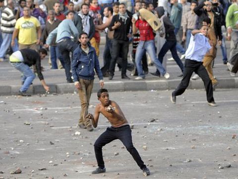 מהומות בכל רחבי המדינה [צילום: AP]