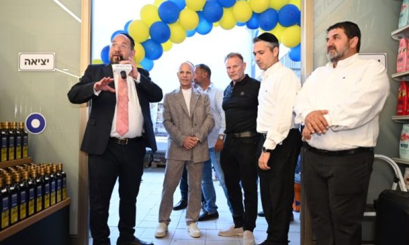 אורן ואבינועם ספיר, מעלי קבוצת הקמעונאות ספיר. צמיחה מהירה [צילום: יח"צ]