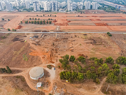 תמונה אווירית של החפירות הארכיאולוגיות באתר [צילום: אסף פרץ, רשות העתיקות]