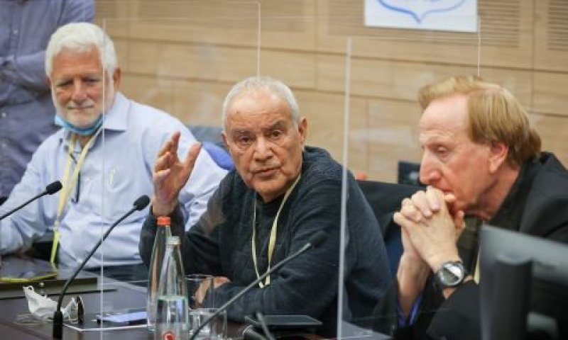 אליעד שרגא, דן חלוץ, דן הראל [צילום: נועם מושקוביץ/דוברות הכנסת]