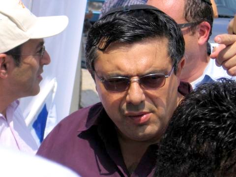 יהודה אלבז. מסר תשובה שגויה לשר?