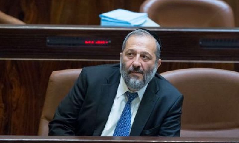 דרעי. ממשיכים לאיים [צילום: יונתן זינדל/פלאש 90]