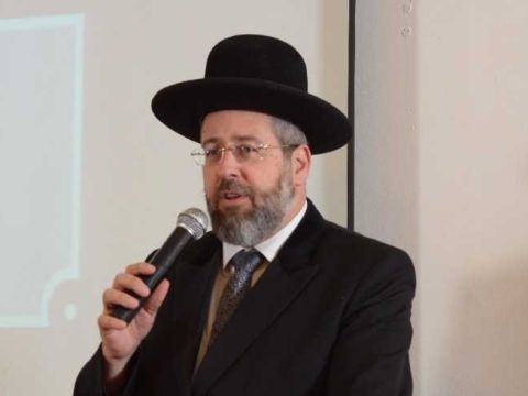 הרב לאו. מכחיש עיסוק בפוליטיקה [מיכאל בארי]