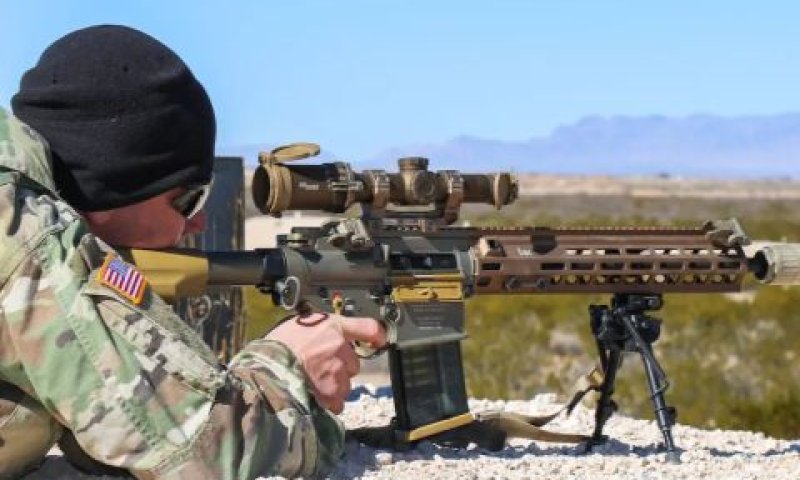 רובה צלפים מדגם M110A1 [צילום: צבא ארה"ב/בריאן מישצ'ה]