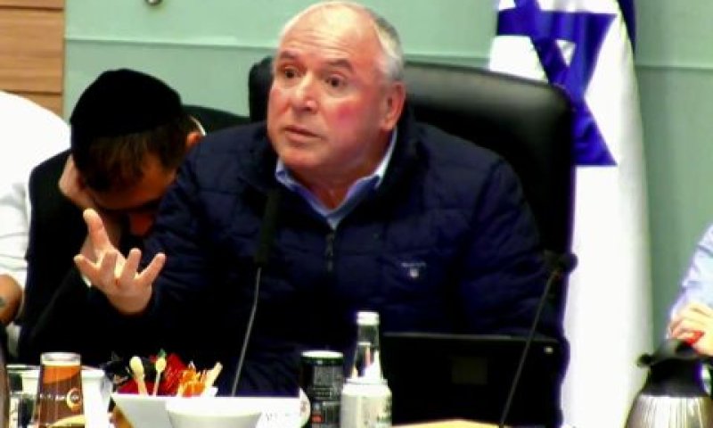 אמסלם. "למה לא עיריות לא אוכפות את החוק?"