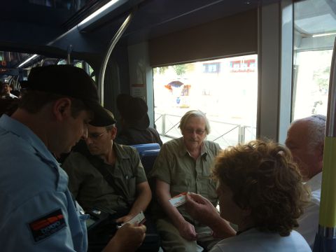 נוסע ברכבת