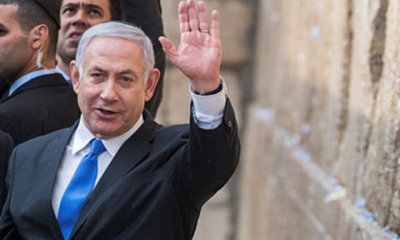 נתניהו. פגישה עם וינשטיין [צילום: יונתן זינדל/פלאש 90]