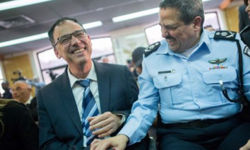 אלשיך וניצן. "מומחה בפירוק ארגונים עוינים" [צילום: יונתן זינדל, פלאש 90]