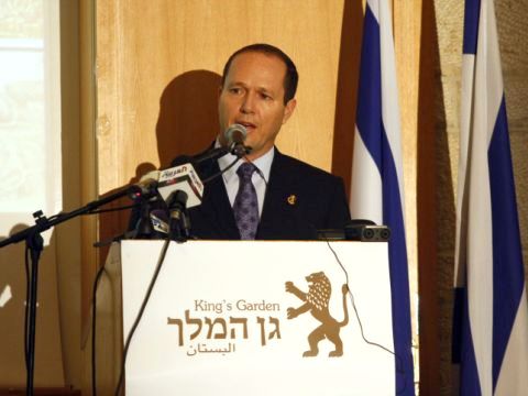 ברקת מציג את התוכנית במסיבת עיתונאים [צילום: פלאש 90]