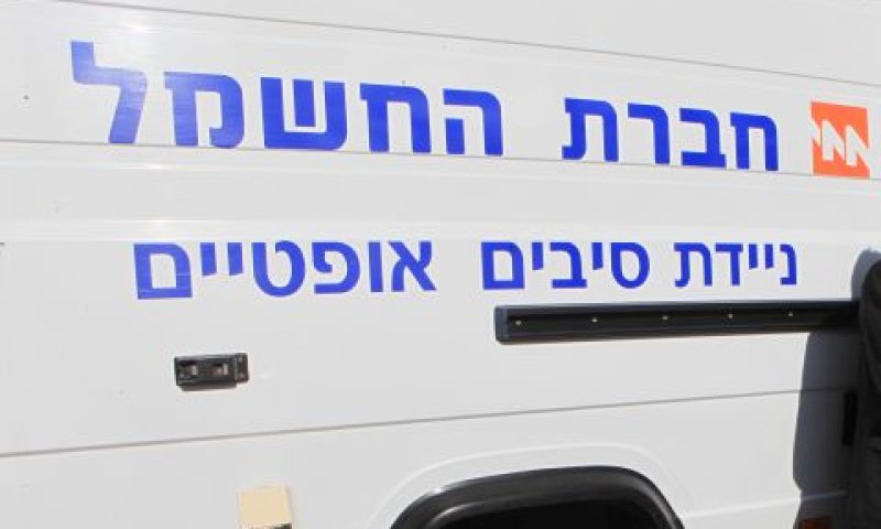 הרשת תכלול עשרות אלפי ק"מ של סיבים שתונח על גבי רשת החשמל העילית [צילום: יוסי וייס]