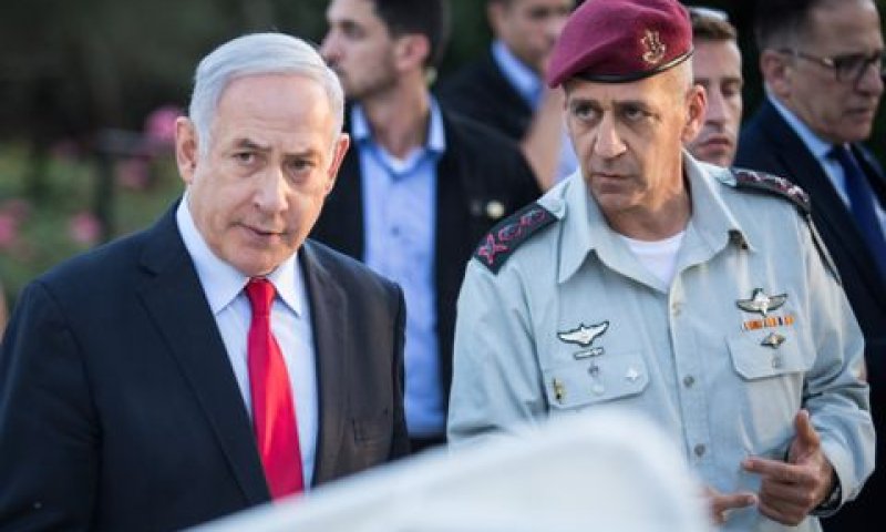 כוכבי ונתניהו. פעולה כירורגית [צילום: הדס פרוש/פלאש 90]