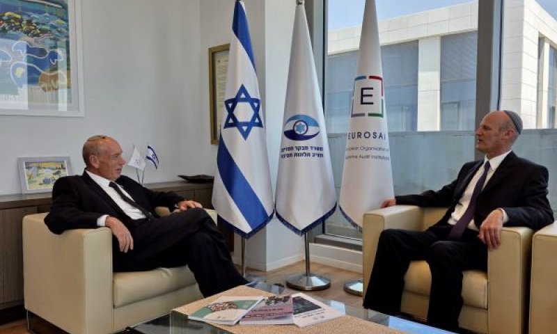 חילופי משמרות [צילום: משרד המבקר]