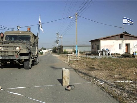מרגמה בגוש קטיף [AP]