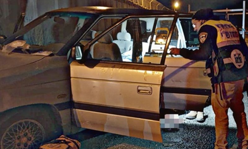 הנרצח ישב במושב האחורי של הרכב [צילום: דוברות זק"א]