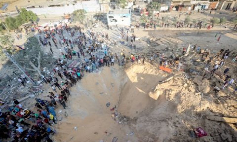 תקיפת חיל האוויר ברצועה [צילום: עטיה מוחמד/פלאש 90]