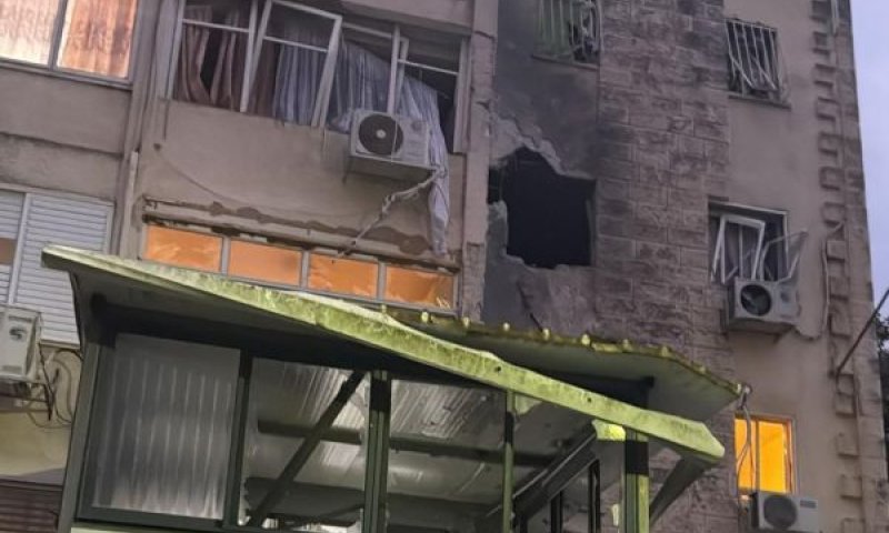 פגיעה ישירה בדירה, שני נפגעים