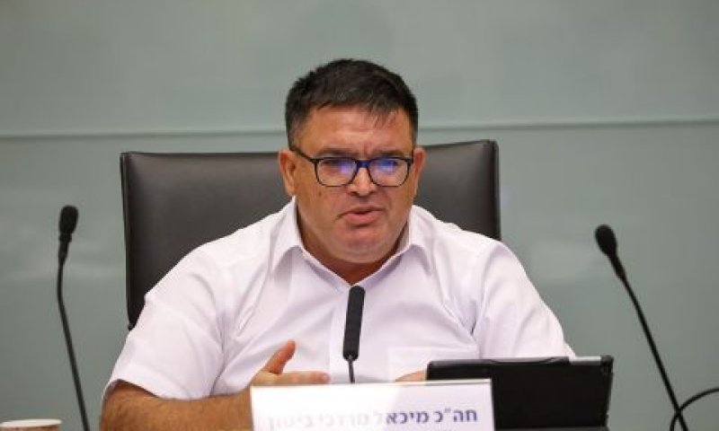 ח"כ ביטון. להגביר את התחרות בין החברות [צילום: נועם מושקוביץ/דוברות הכנסת]