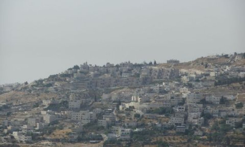 נוף ציון (מאחור) וג'בל מוכאבר
