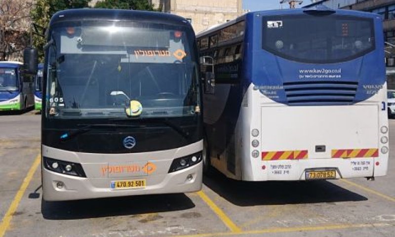 קווים יוצאת ומטרופולין נכנסת [צילום: אברהם שטרן]