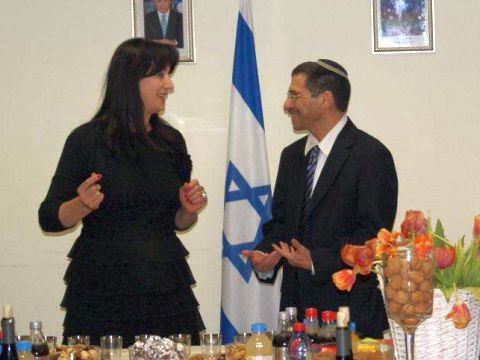 אורבך ונס. "תיק חברתי מהמעלה הראשונה"