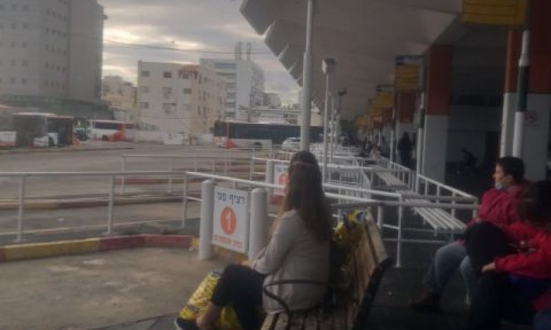 התחנה המרכזית בנהריה. 4 שקלים לנסיעה בתוך המעגל