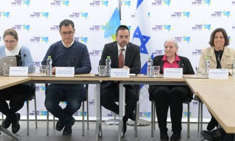 אסנת לוקסנבורג, דינה בן יהודה, אוריאל בוסו, משה בר סימן טוב, טל מורגנשטיין [צילום: ברונו שרביט/לע״מ]