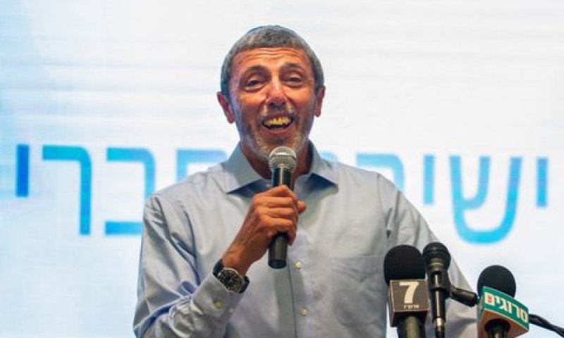 פרץ. יישאר לבד? [צילום: פלאש 90]