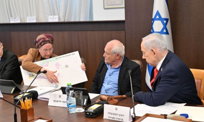 השרה סטרוק מציגה את תוכנית חיזוק האחיזה בדרום [צילום: קובי גדעון/לע"מ]