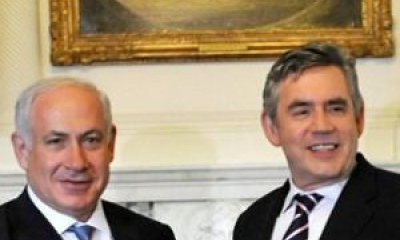 גורדון בראון ובנימין נתניהו בפגישתם באוגוסט [צילום: AP]