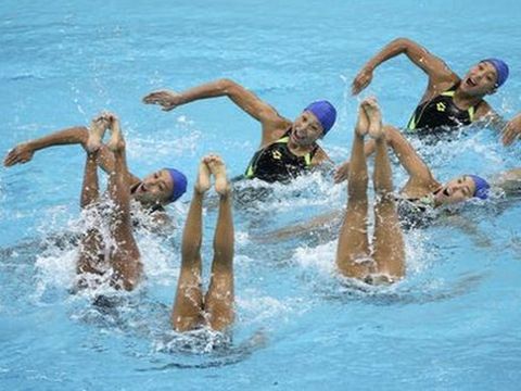 נבחרת השחייה הצורנית של יפן באימון [צילום: וונג מיי, AP]