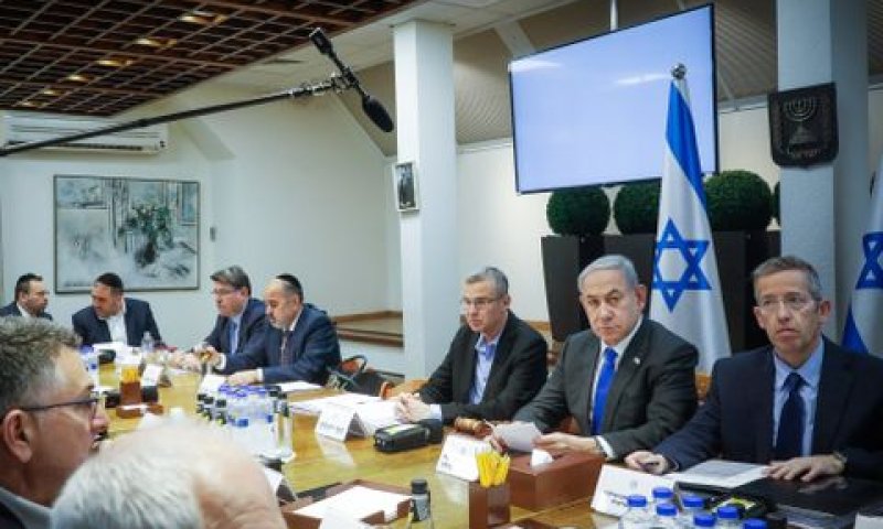 נתניהו בישבת הממשלה [צילום: מרים אלסטר/פלאש 90]