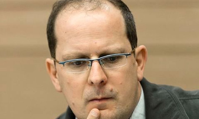 נזרי. 16 שנים במשרד [צילום: פלאש 90]