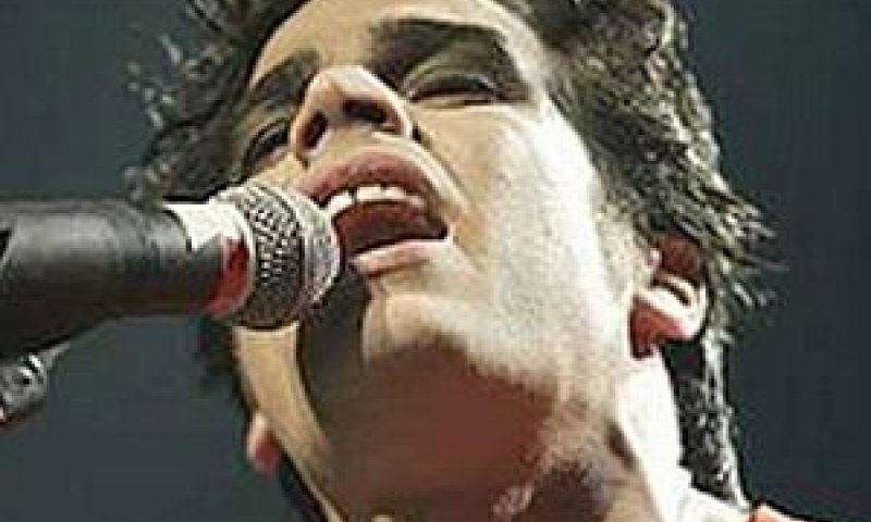 אביב גפן בסינגל ראשון [צילום: דודו בכר, מתוך עכבר העיר]