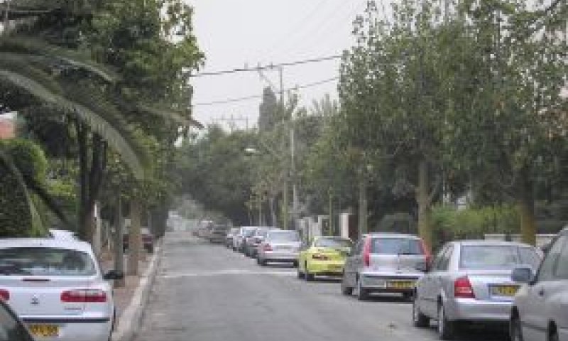 כביש מזיק [אילוסטרציה: עומר שיקלר]