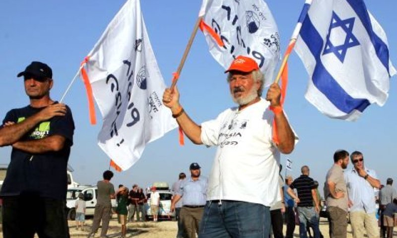אבי פרחן בהפגנה מול כיסופים ביולי השנה [צילום: פלאש 90]