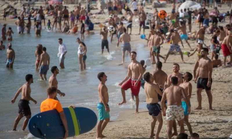 משרד הבריאות: קצת הגנה עדיפה מכלום [צילום: מרים אלסטר, פלאש 90]