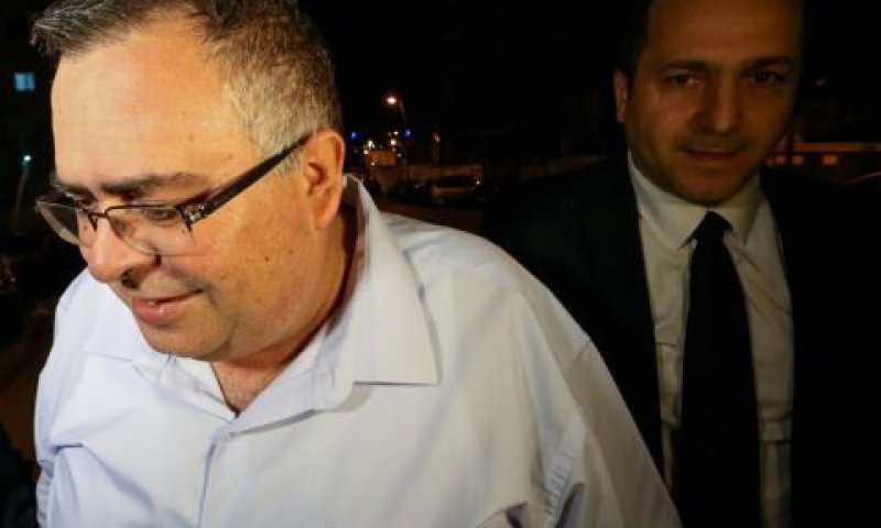 חיוור ועייף בתום החקירה. ח"כ ביטן [צילום: רועי עלימה/פלאש 90]
