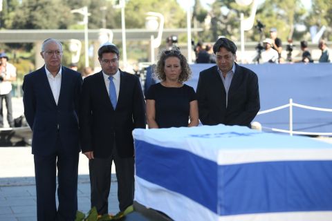 איילת נחמיאס-ורבין, אופיר אקוניס ומנואל טרכטנברג [צילום: נועם ריבקין]