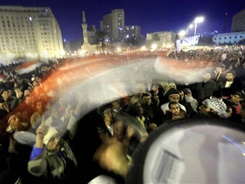מפגינים בכיכר א-תחריר [צילום: AP]