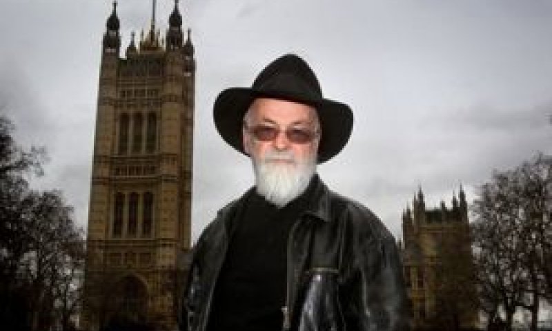 הסופר טרי פראצ'ט, הסובל ממחלת האלצהיימר, אמר: "הייתי רוצה לראות את המוות כהליך רפואי &ndash; במקרים שייבדקו בקפדנות" [צילום: AP]
