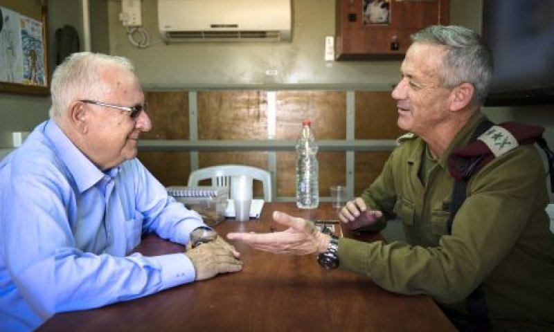 פגישה בארבע עיניים [צילום: דו"צ]