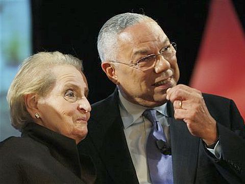 פאוול ואולברייט מתבדחים [AP]