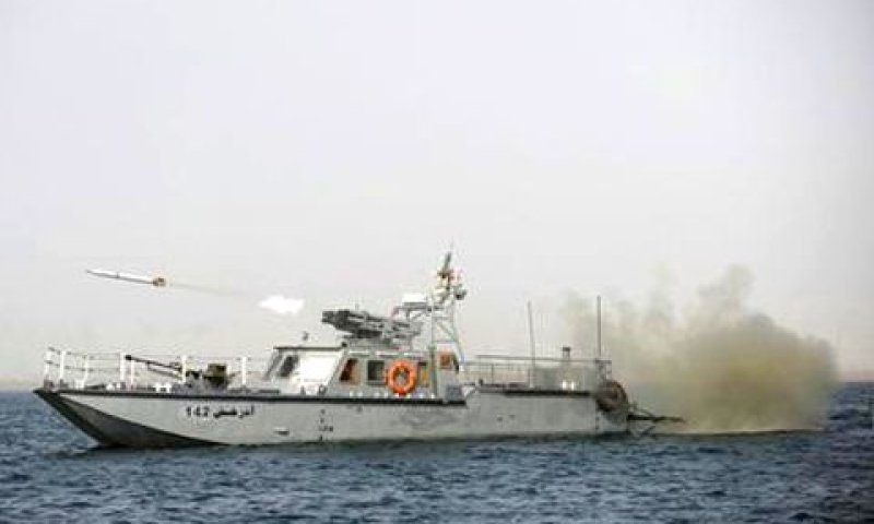 חיל הים האירני בתרגול ירי טילים [צילום: AP]