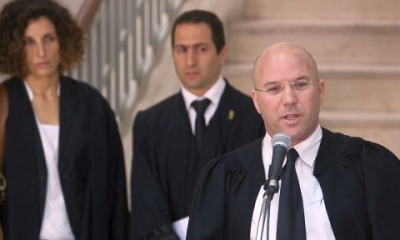 קורב. "דגל שחור" [צילום: פלאש 90]