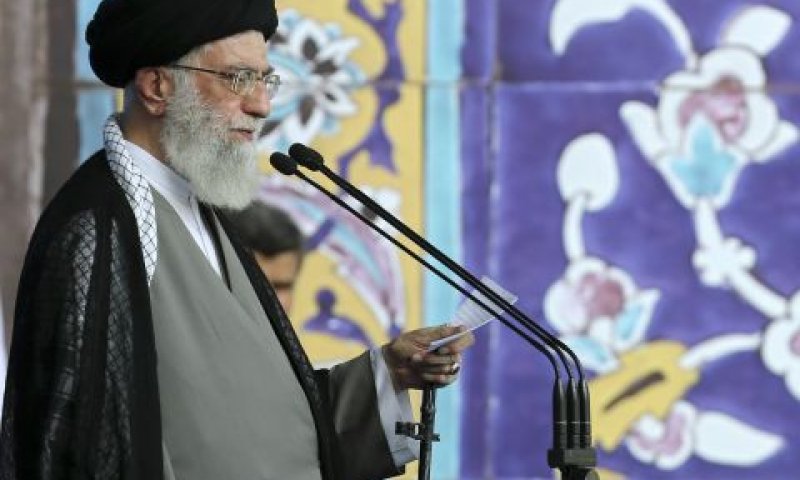חמינאי. נאום מטופש [צילום: Office of the Iranian Supreme Leader via AP]