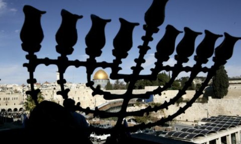 להניח על משטח יציב [צילום: פלאש 90]