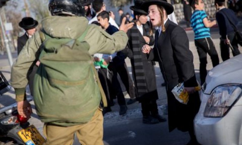 הפגנת חרדים נגד הגיוס [צילום ארכיון: יונתן זינדל/פלאש 90]