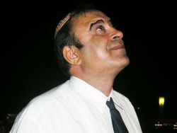 מבקש 2 מיליון ש"ח פיצוי. טרם הוחלט כמה יקבל. ד"ר שקלים
